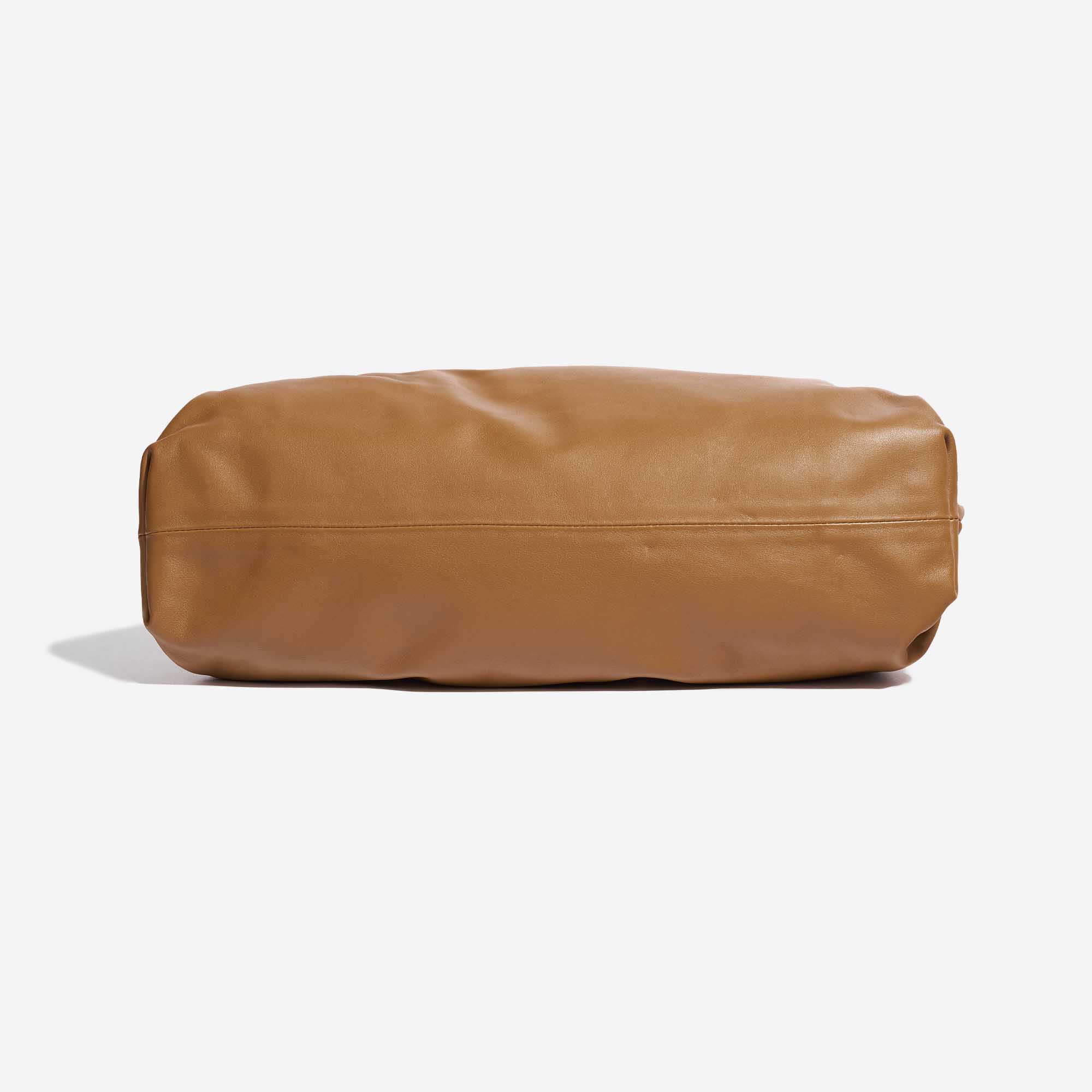 Pre-owned Bottega Veneta bag Pouch Calf Teak Brown Bottom | Sell your designer bag on Saclab.com