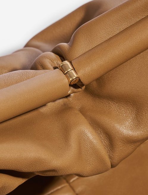 Pre-owned Bottega Veneta bag Pouch Calf Teak Brown Closing System | Sell your designer bag on Saclab.com