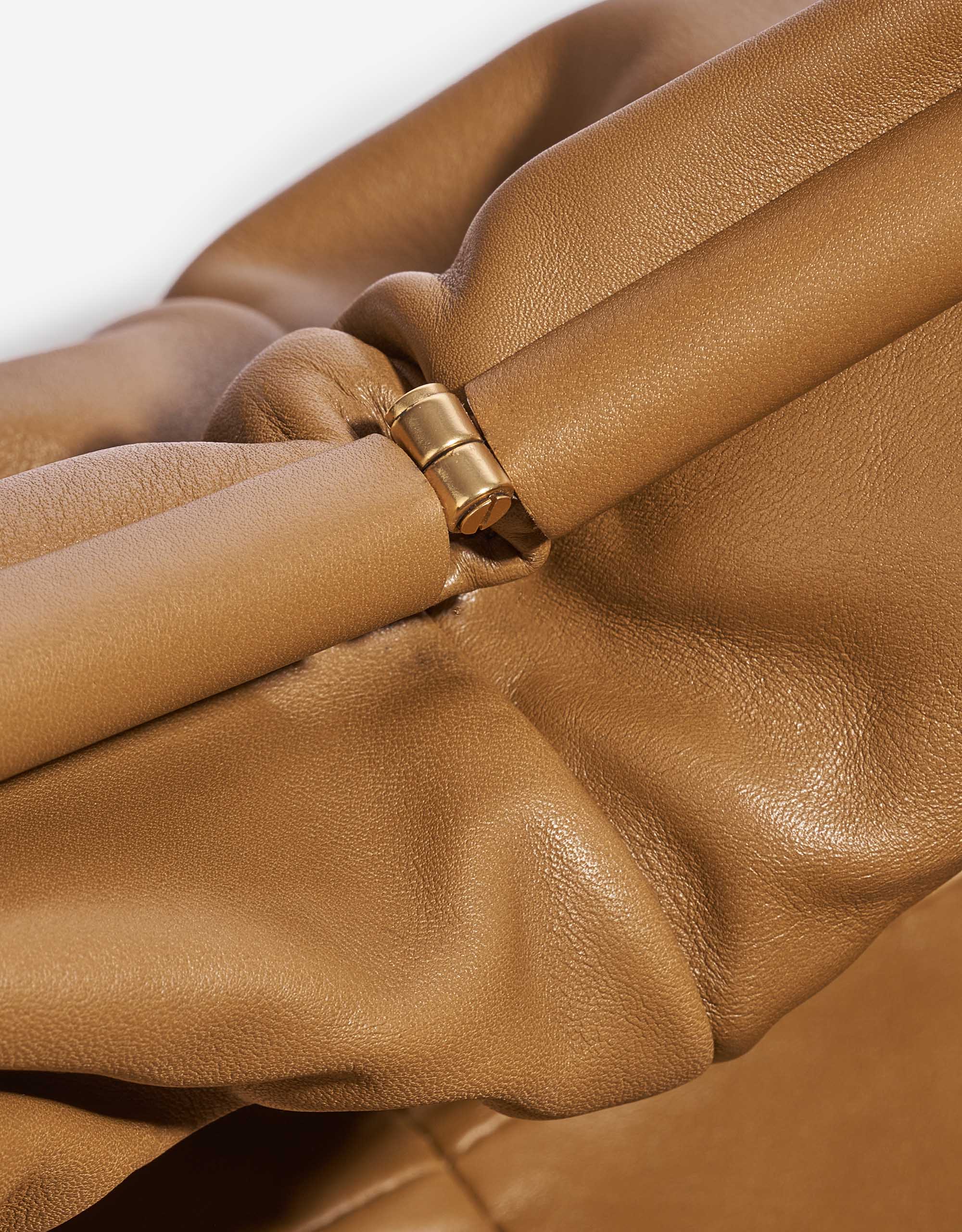 Pre-owned Bottega Veneta bag Pouch Calf Teak Brown Closing System | Sell your designer bag on Saclab.com