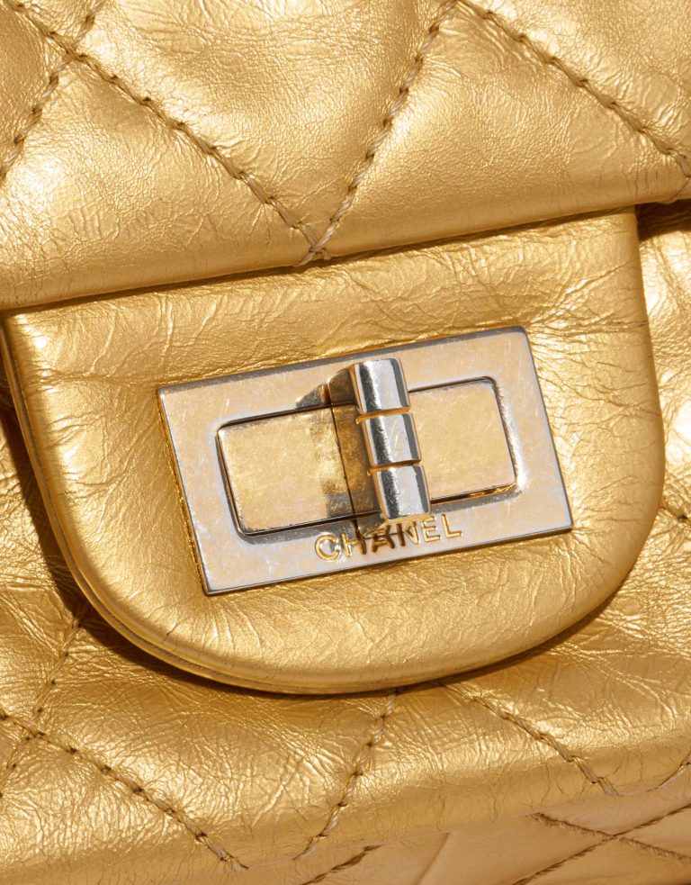 Pre-owned Chanel bag 2.55 Reissue 227 Lamb Gold Gold Front | Sell your designer bag on Saclab.com