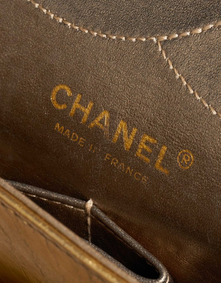 Pre-owned Chanel bag 2.55 Reissue 227 Lamb Gold Gold Logo | Sell your designer bag on Saclab.com