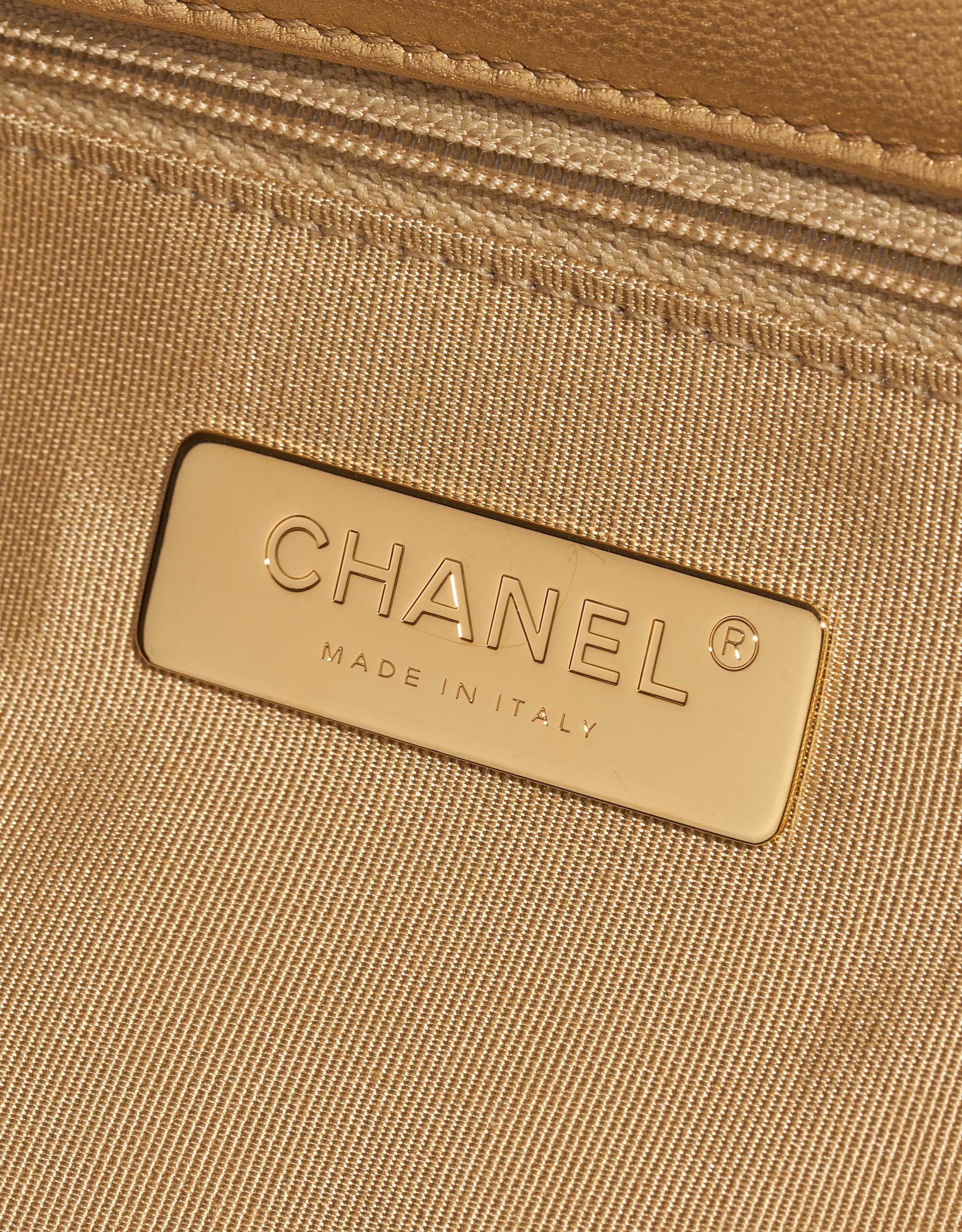 Pre-owned Chanel bag 19 Flap Bag Maxi Lamb Gold Gold Logo | Sell your designer bag on Saclab.com