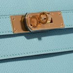 Pre-owned Hermès bag Kelly 28 Epsom Blue Atoll Blue Closing System | Sell your designer bag on Saclab.com