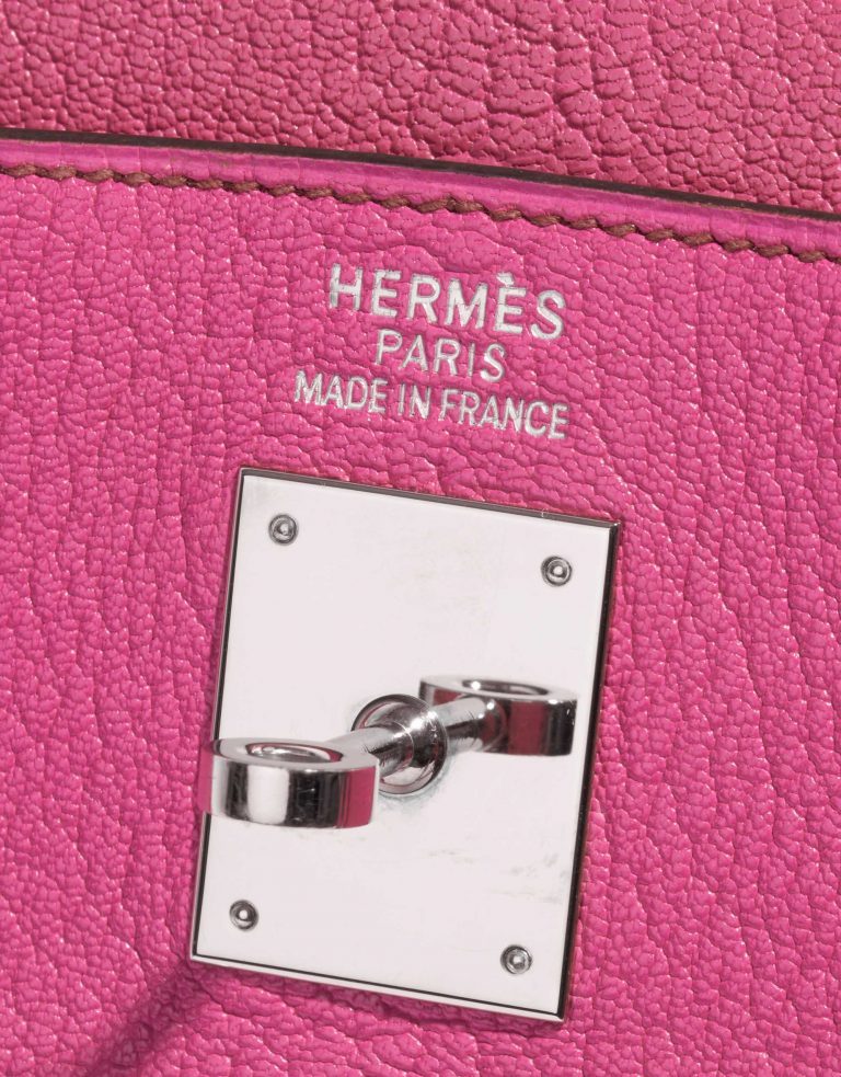 Pre-owned Hermès bag Kelly 35 Chèvre Mysore Rose Shocking Pink Logo | Sell your designer bag on Saclab.com