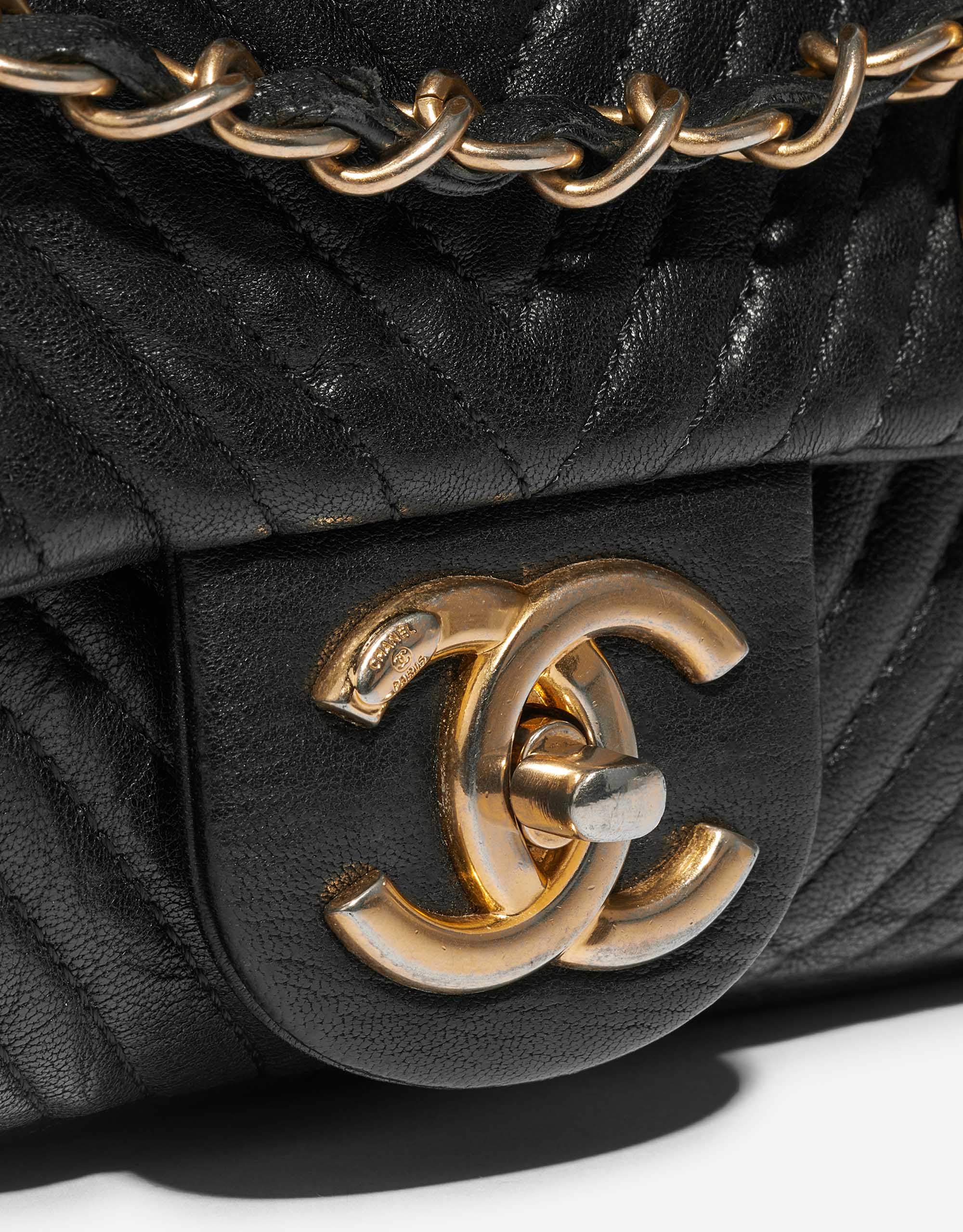 CHANEL Surpique Chevron Calfskin Classic Flap Shoulder Bag Black