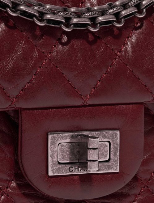 Pre-owned Chanel bag 2.55 Reissue 224 Lamb Dark Red Burgundy, Red Closing System | Sell your designer bag on Saclab.com