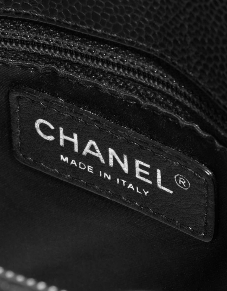 Pre-owned Chanel bag Shopping Tote GST Caviar Black Black Logo | Sell your designer bag on Saclab.com