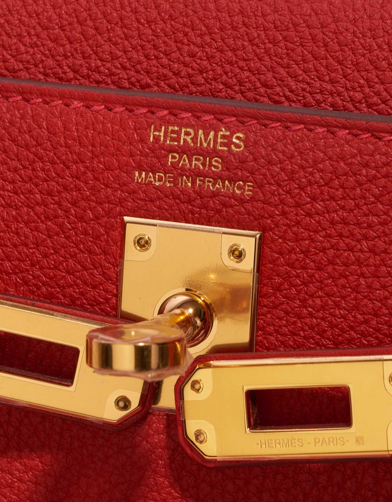 Pre-owned Hermès bag Kelly 25 Togo Rouge Casaque Red Logo | Sell your designer bag on Saclab.com