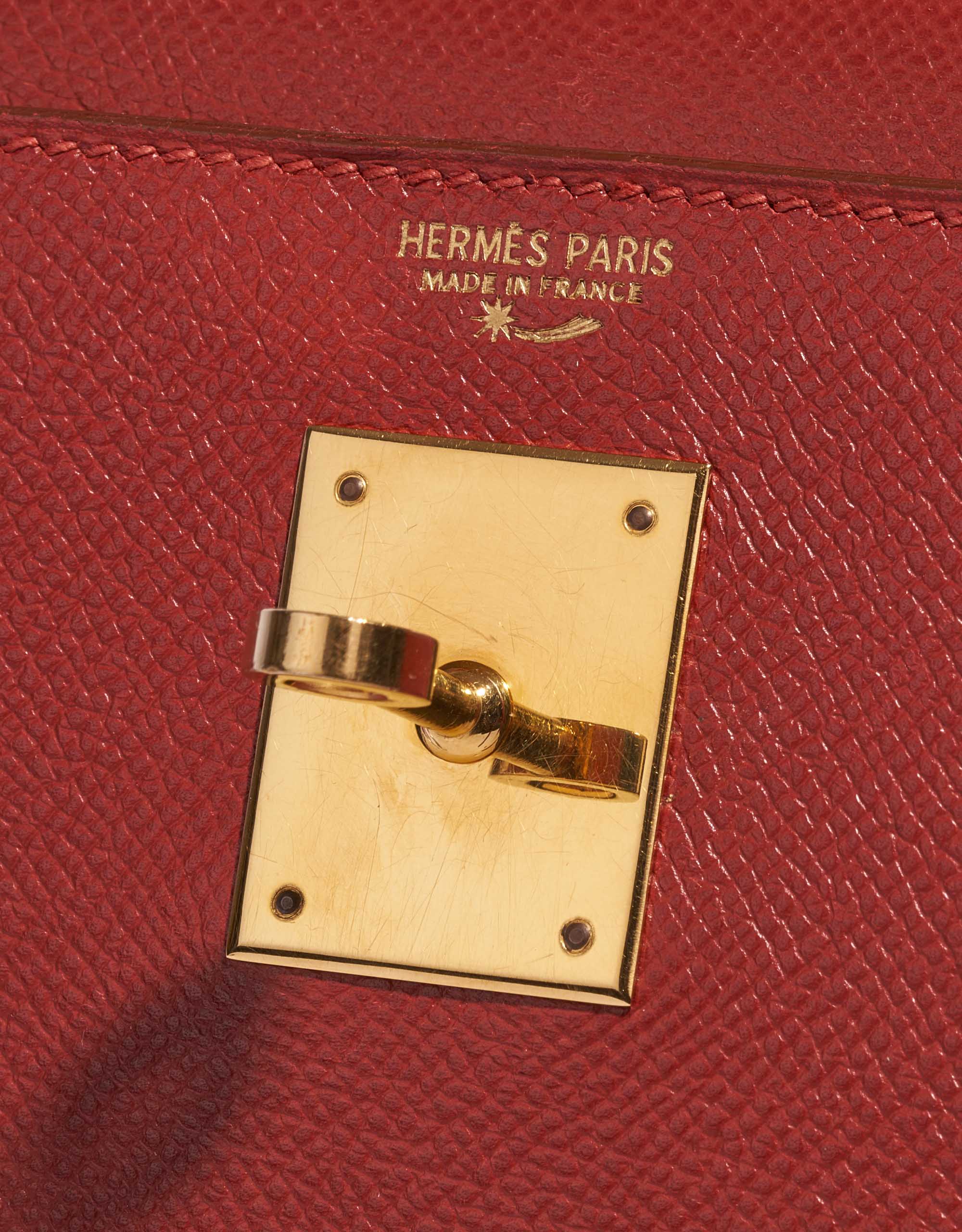 Pre-owned Hermès bag Kelly 32 Epsom Rouge Casaque Red Logo | Sell your designer bag on Saclab.com