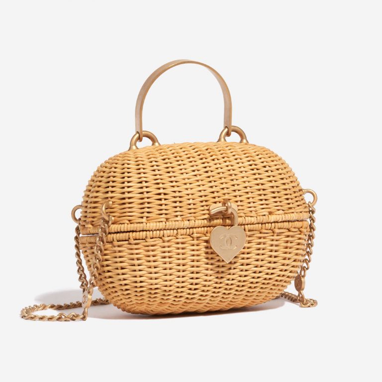 Pre-owned Chanel bag Love Basket Wicker Beige Beige Side Front | Sell your designer bag on Saclab.com