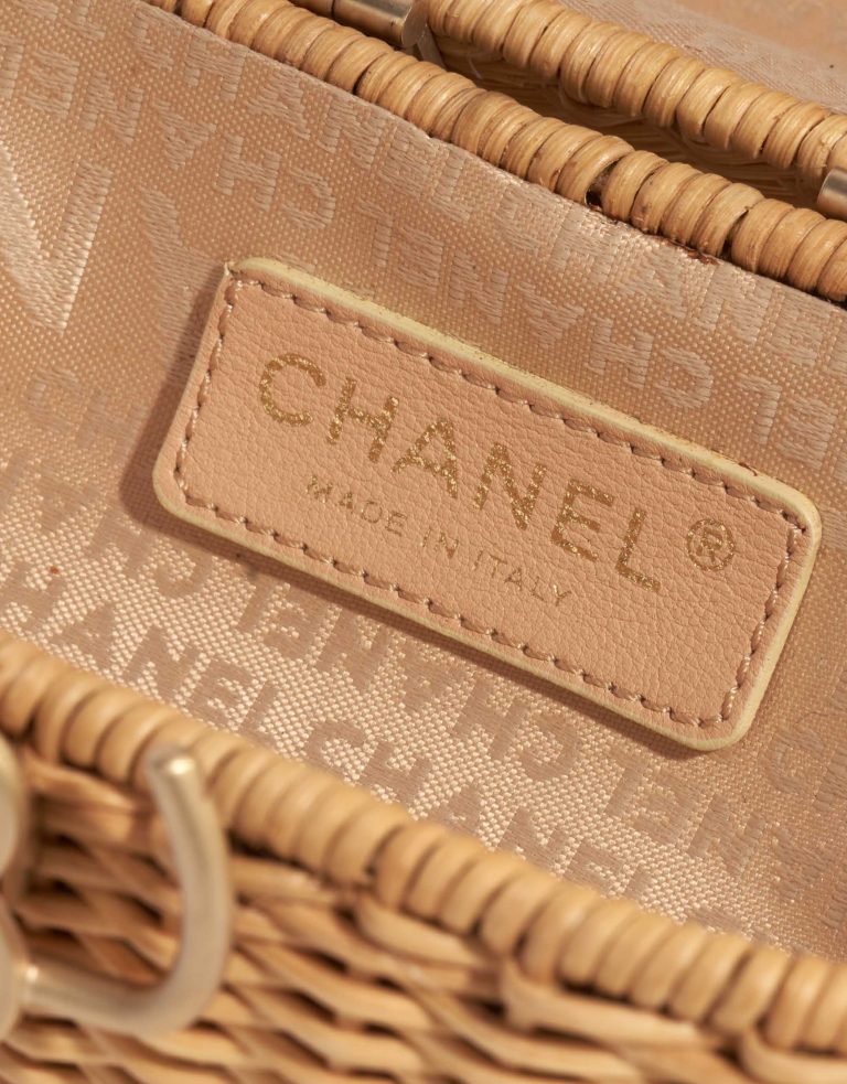 Pre-owned Chanel bag Love Basket Wicker Beige Beige Logo | Sell your designer bag on Saclab.com