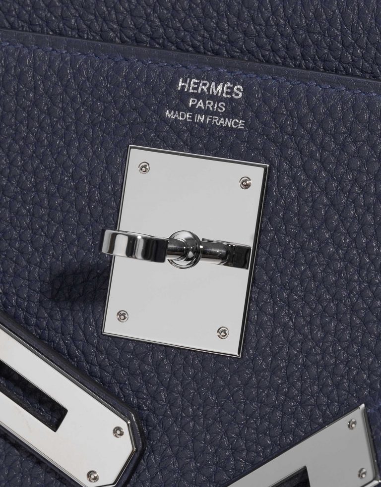 Pre-owned Hermès bag Kelly 28 Togo Blue Nuit Blue Logo | Sell your designer bag on Saclab.com