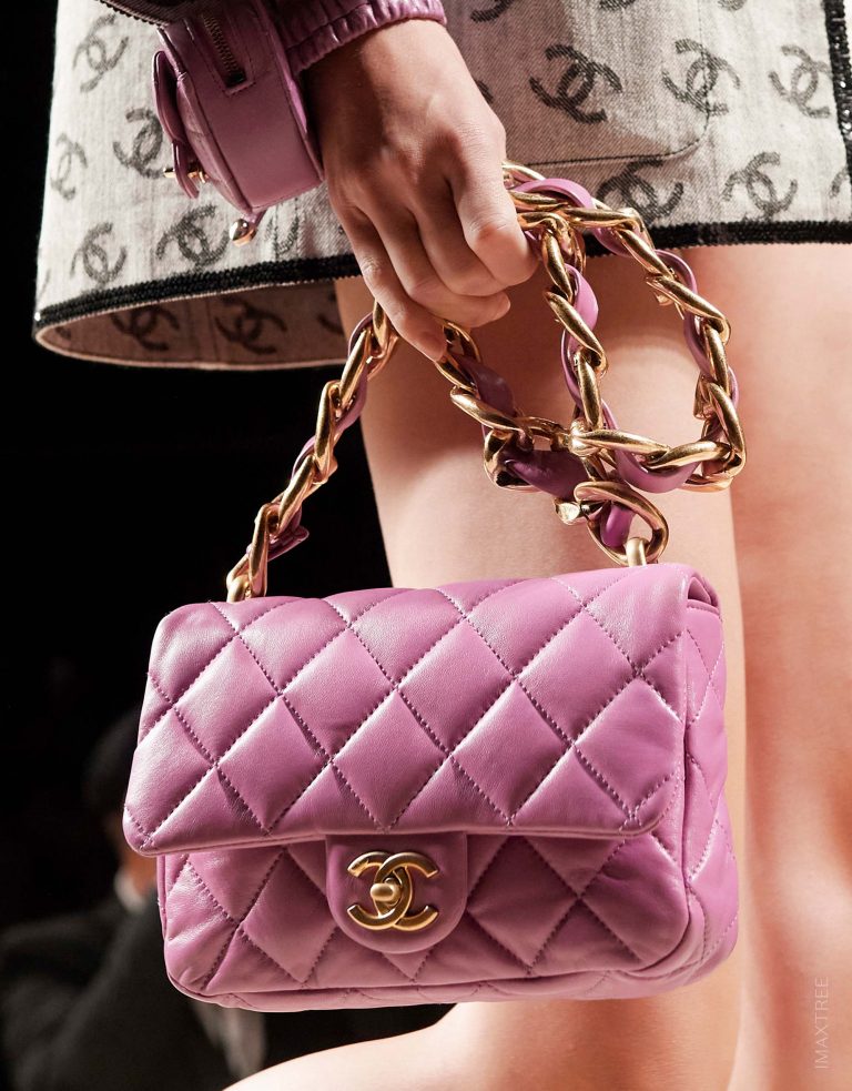 chanel clutch with chain 2022