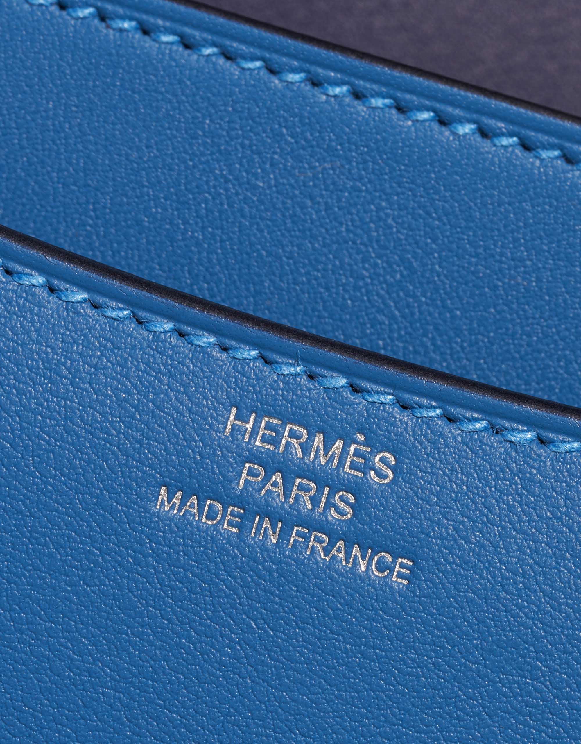 Gebrauchte Hermès Tasche Constance 18 Swift Blau Mykonos / Blau Encre Blue Logo | Verkaufen Sie Ihre Designer-Tasche auf Saclab.com