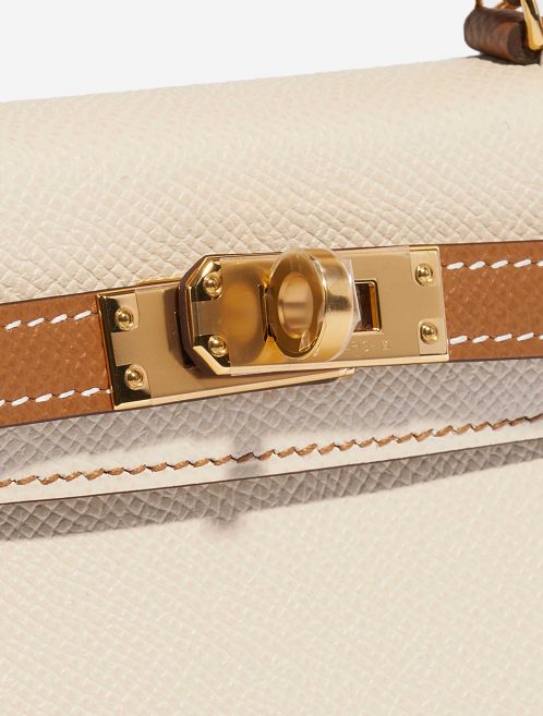 Pre-owned Hermès bag Kelly Mini Epsom Craie / Gold Brown, Grey Closing System | Sell your designer bag on Saclab.com