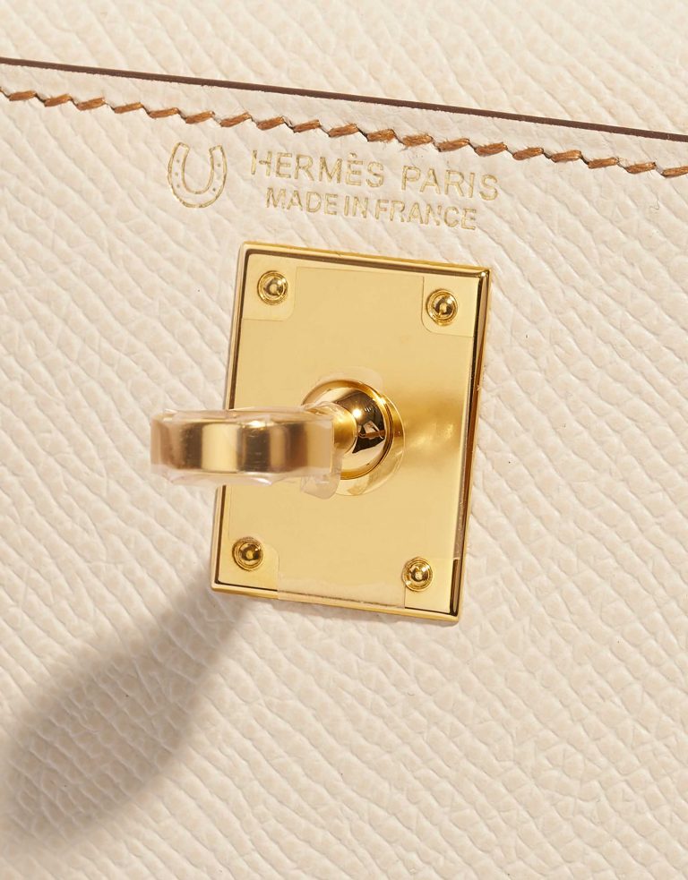 Pre-owned Hermès bag Kelly Mini Epsom Craie / Gold Brown, Grey Logo | Sell your designer bag on Saclab.com