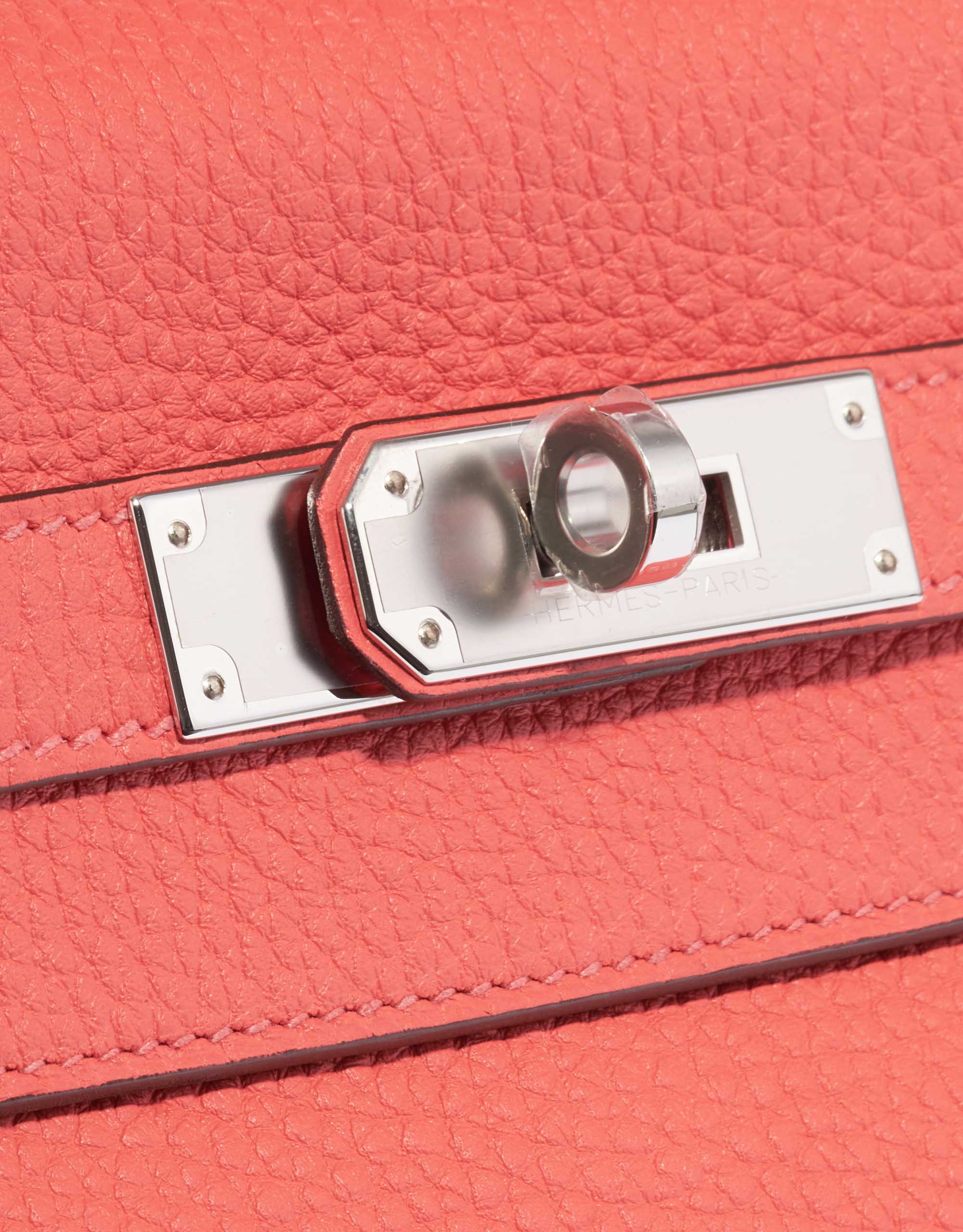 58013: Hermès 28cm Rose Confetti Epsom Leather Kelly S