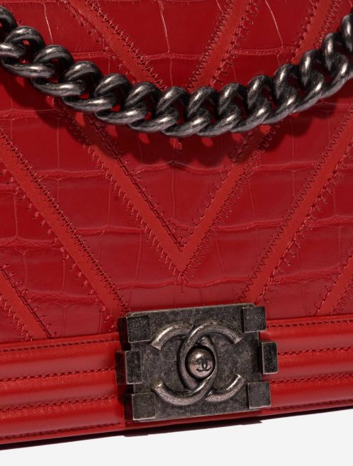 Pre-owned Chanel bag Boy Old Medium Alligator / Lamb Red Red Closing System | Sell your designer bag on Saclab.com