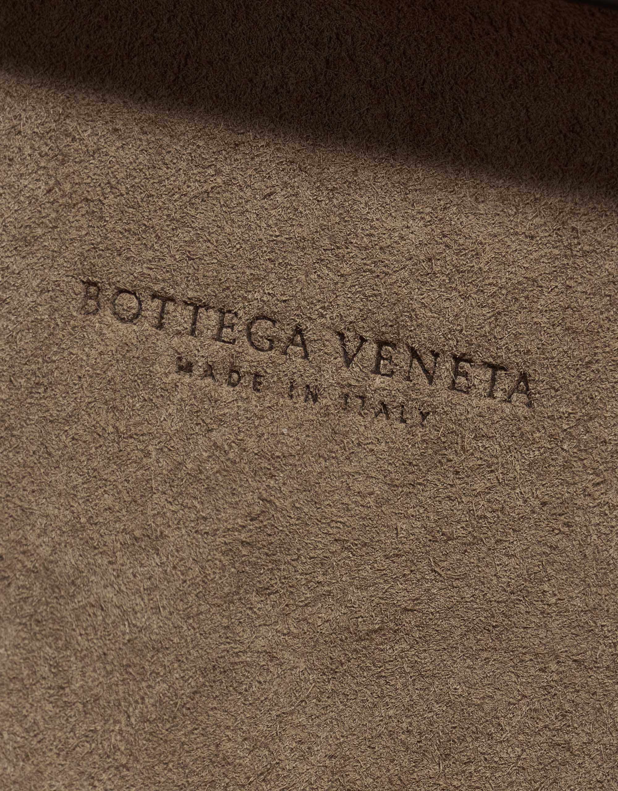 Pre-owned Bottega Veneta bag Knot Chain Clutch Nappa Quetsche Violet Logo | Sell your designer bag on Saclab.com