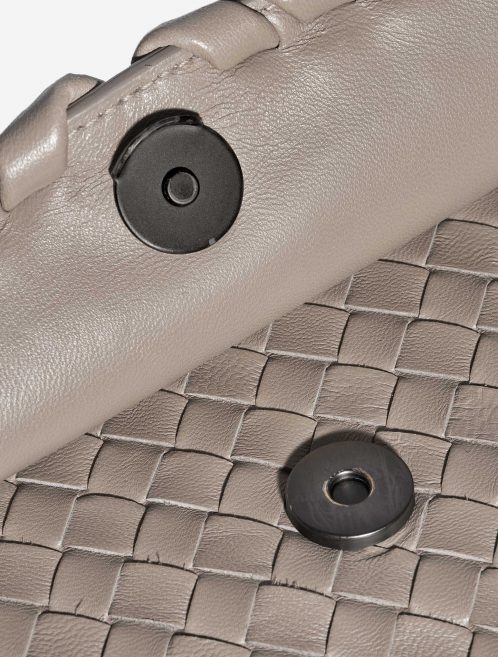 Sac d'occasion Bottega Veneta Olimpia Medium Nappa Grey Grey Closing System | Vendez votre sac de créateur sur Saclab.com