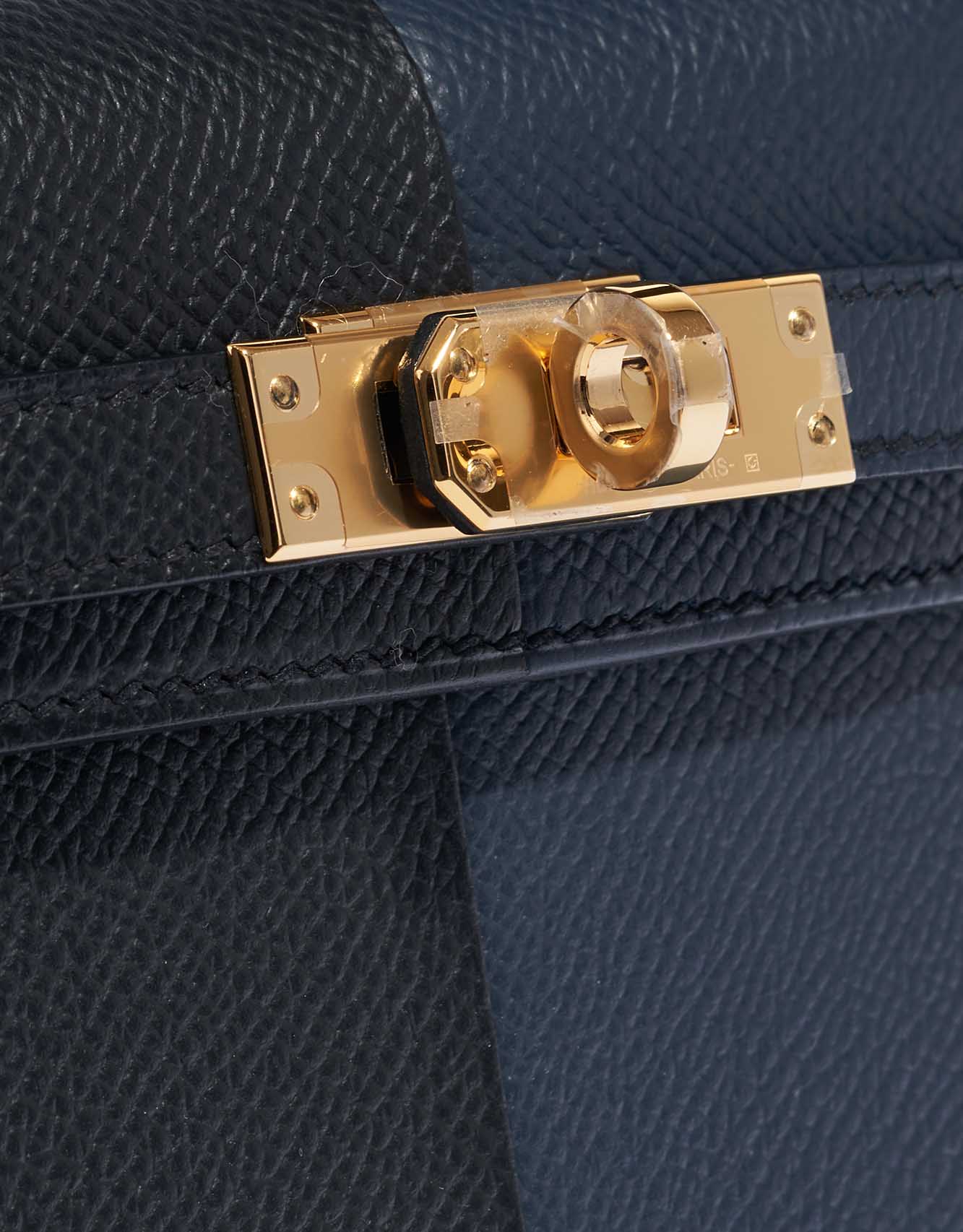 Pre-owned Hermès Tasche Kelly Mini Epsom Blau Indigo / Schwarz / Rouge Casaque Schwarz, Blau Schließsystem | Verkaufen Sie Ihre Designer-Tasche auf Saclab.com