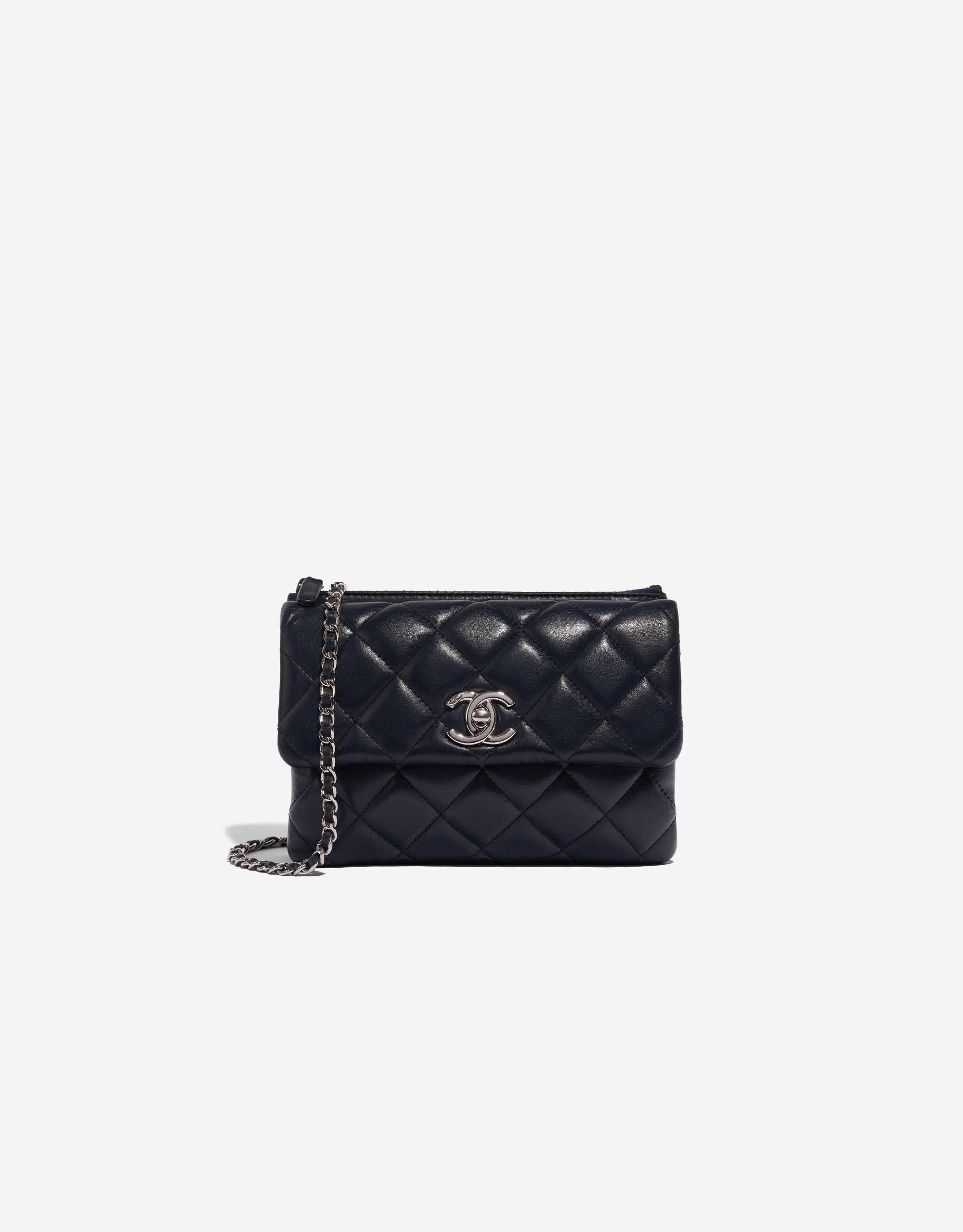 Chanel 2018 Black Quilted Lambskin Leather 10 Medium Classic Double Flap Bag w/ Silvertone Hardware