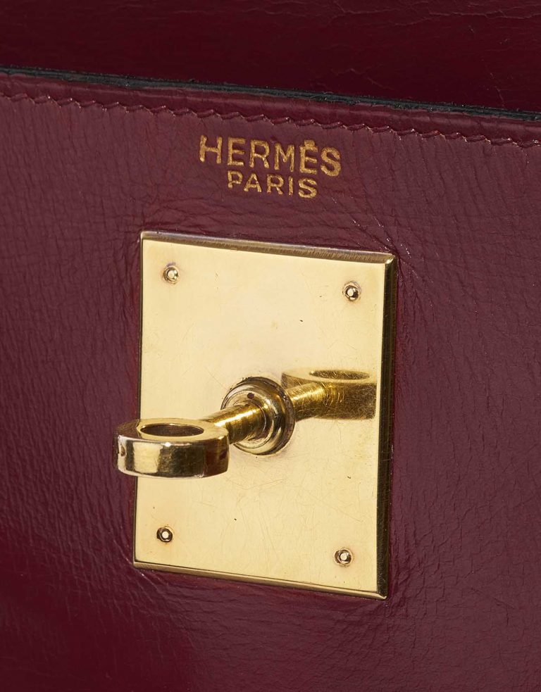 Pre-owned Hermès bag Kelly 28 Box Rouge H Red Logo | Sell your designer bag on Saclab.com