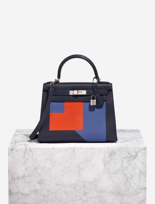 Pre-owned Hermès bag Kelly 28 Lettre R Clemence / Tadelakt Blue Nuit / Blue Brighton / Terre Battue Blue, Dark blue, Red Front | Sell your designer bag on Saclab.com