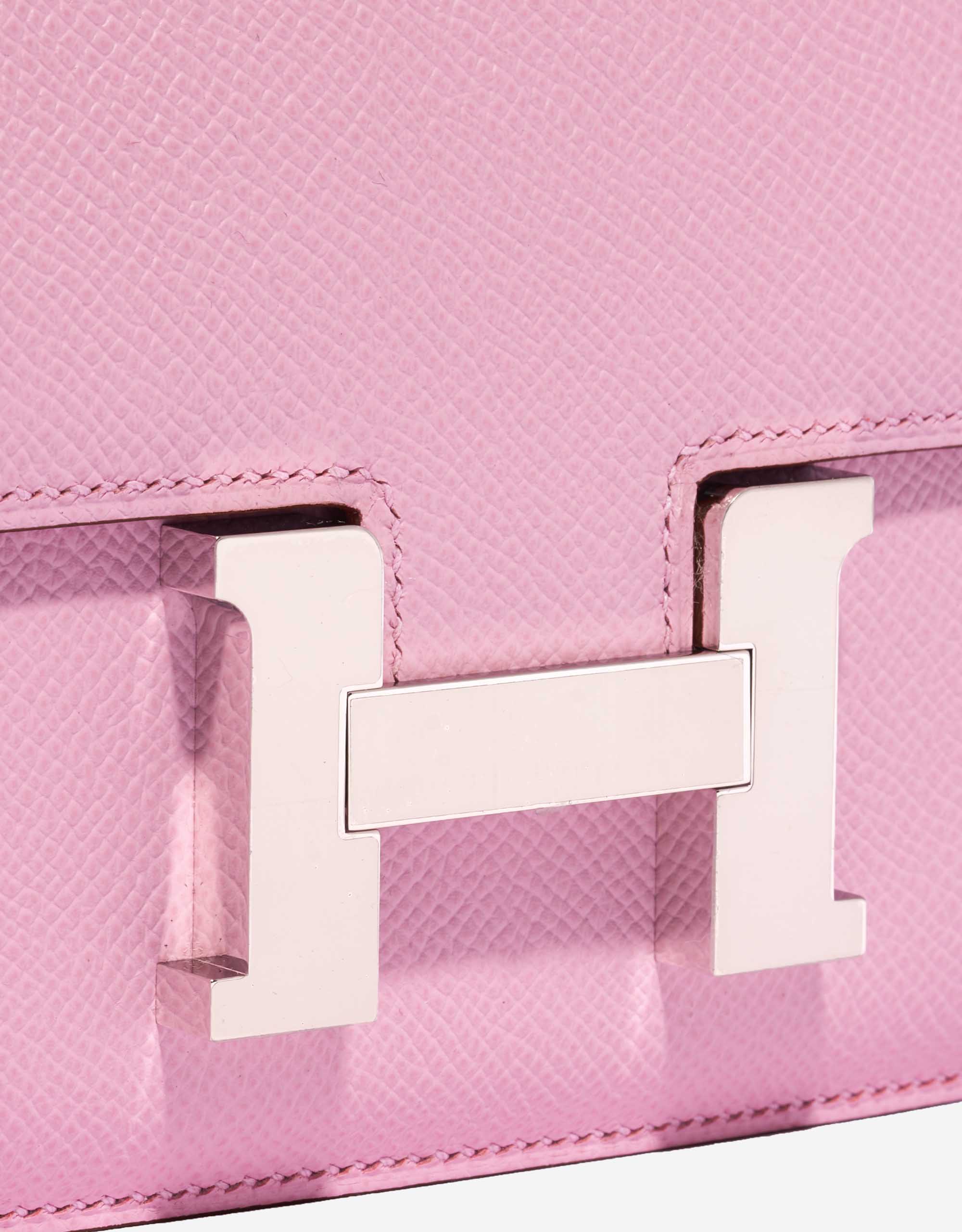 Gebrauchte Hermès Tasche Constance 18 Epsom Mauve Sylvestre Pink Verschluss-System | Verkaufen Sie Ihre Designer-Tasche auf Saclab.com