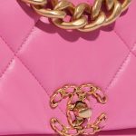 Pre-owned Chanel bag 19 Large Flap Bag Lamb Rose Rose Closing System | Sell your designer bag on Saclab.com