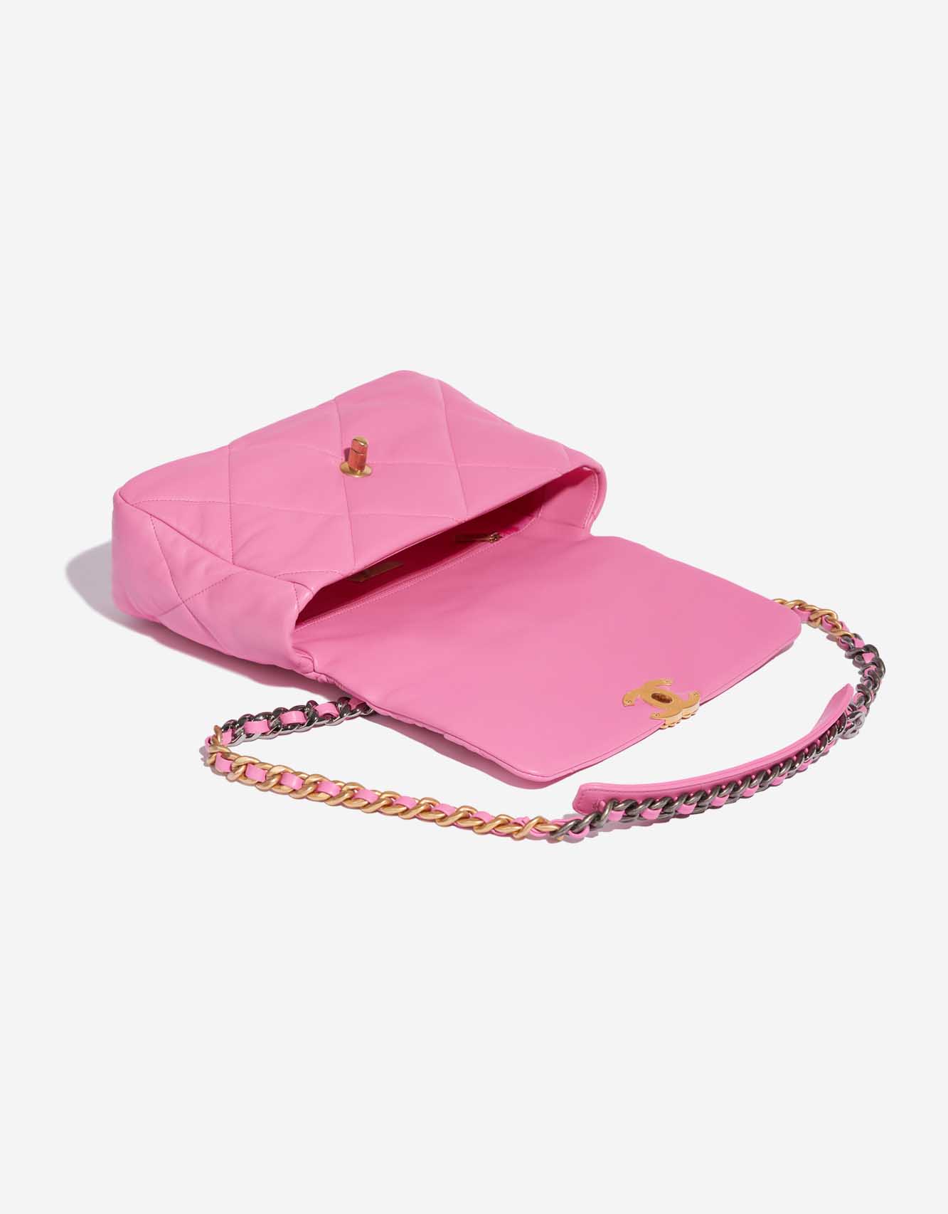 Pre-owned Chanel bag 19 Large Flap Bag Lamb Rose Rose Inside | Sell your designer bag on Saclab.com