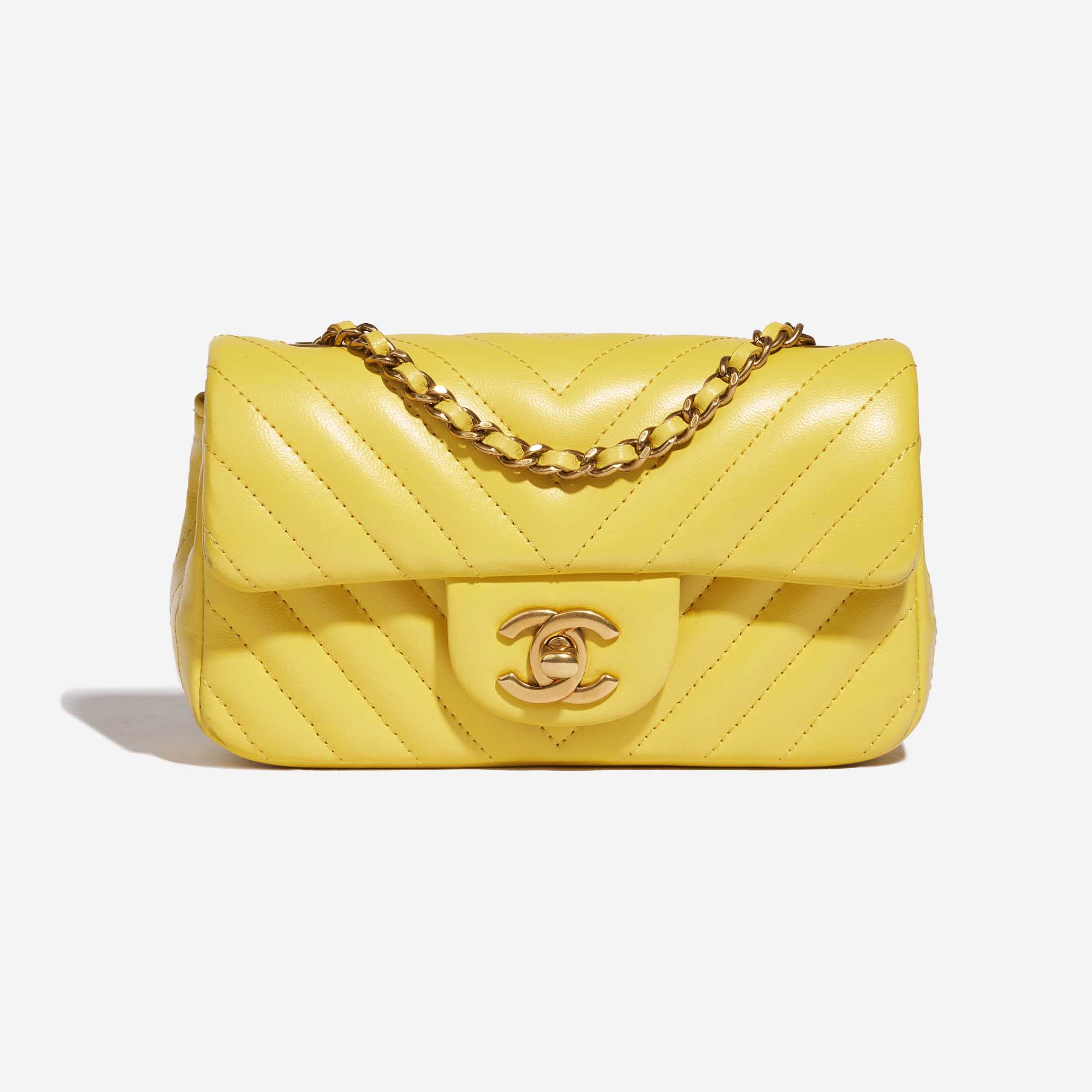 Chanel Classic Flap Bag - Best Price in Singapore - Dec 2023
