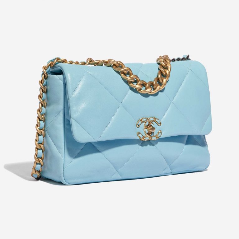 Sac Chanel d'occasion 19 Large à rabat Sac Lamb Tiffany Blue Blue Side Front | Vendez votre sac de créateur sur Saclab.com