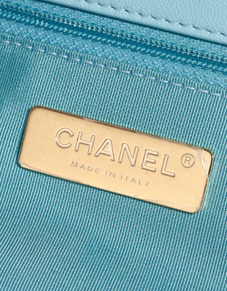 Sac Chanel d'occasion 19 Large à rabat Sac Lamb Tiffany Blue Blue Logo | Vendez votre sac de créateur sur Saclab.com