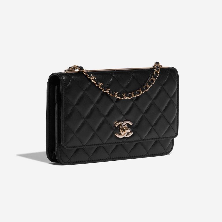 Pre-owned Chanel bag Trendy WOC Lamb Black Black Side Front | Sell your designer bag on Saclab.com