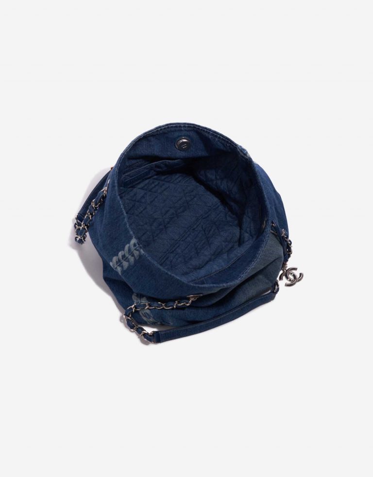 Pre-owned Chanel bag Shopping Tote Denim Blue Blue Inside | Sell your designer bag on Saclab.com