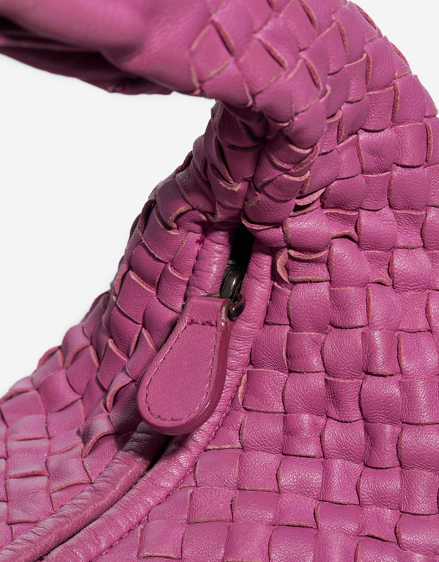 Pre-owned Bottega Veneta bag Hobo Large Lamb Fuchsia Pink Closing System | Sell your designer bag on Saclab.com