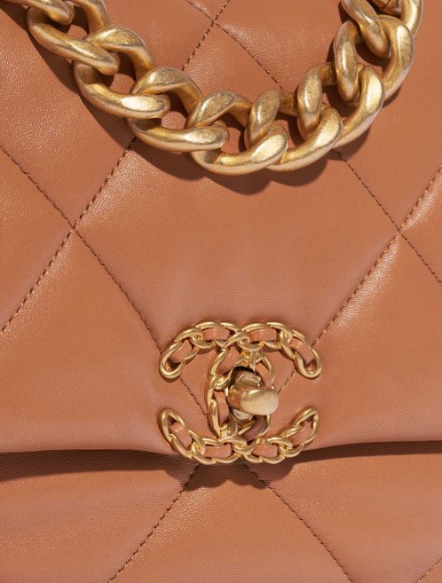 Pre-owned Chanel bag 19 Large Flap Bag Lamb Camel Brown Closing System | Sell your designer bag on Saclab.com
