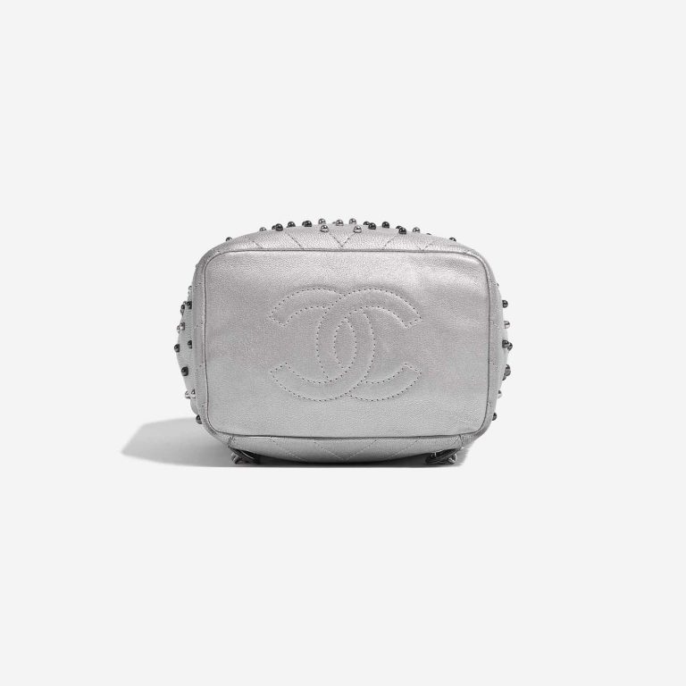 Sac Chanel d'occasion Timeless Sac à dos Veau Argent Fond Argent | Vendez votre sac de créateur sur Saclab.com