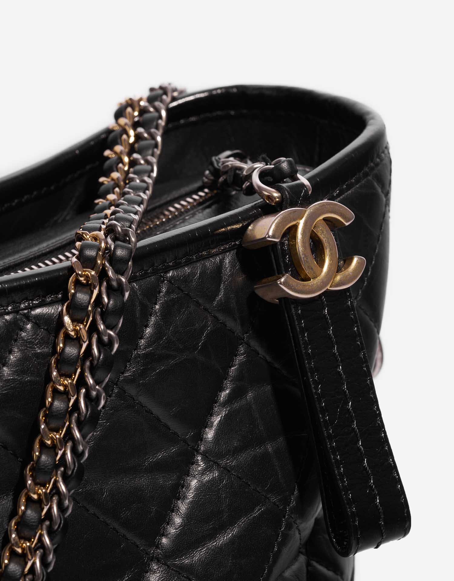 Gebrauchte Chanel Tasche Gabrielle Large Kalbsleder Schwarz Schwarz Schließsystem | Verkaufen Sie Ihre Designer-Tasche auf Saclab.com