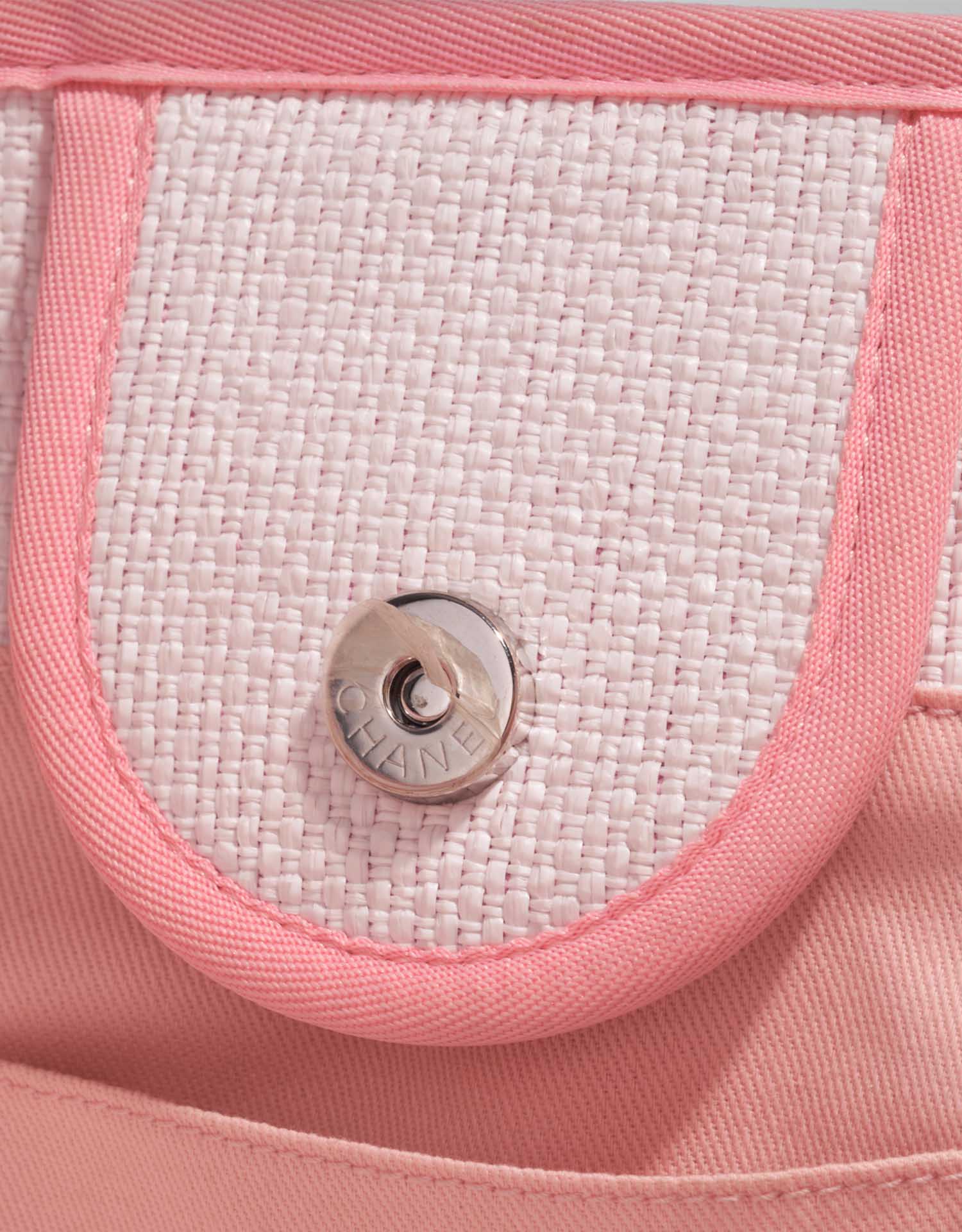 Pre-owned Chanel bag Deauville Medium Canvas Pink Pink Closing System | Sell your designer bag on Saclab.com
