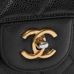 Pre-owned Chanel bag Timeless Maxi Caviar Black Black Closing System | Sell your designer bag on Saclab.com