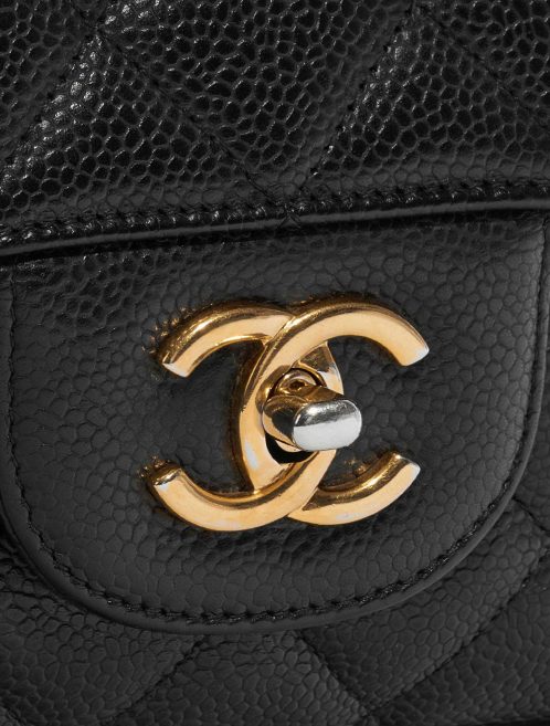 Pre-owned Chanel bag Timeless Maxi Caviar Black Black Closing System | Sell your designer bag on Saclab.com