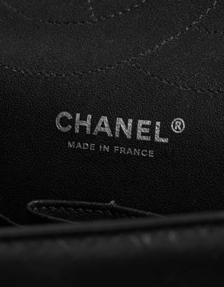 Pre-owned Chanel bag 2.55 Reissue 227 Aged Calf SO Black Black Logo | Sell your designer bag on Saclab.com