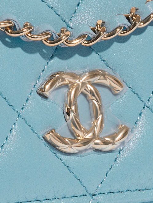 Pre-owned Chanel bag Timeless Micro WOC Lamb Tiffany Blue Blue Closing System | Sell your designer bag on Saclab.com
