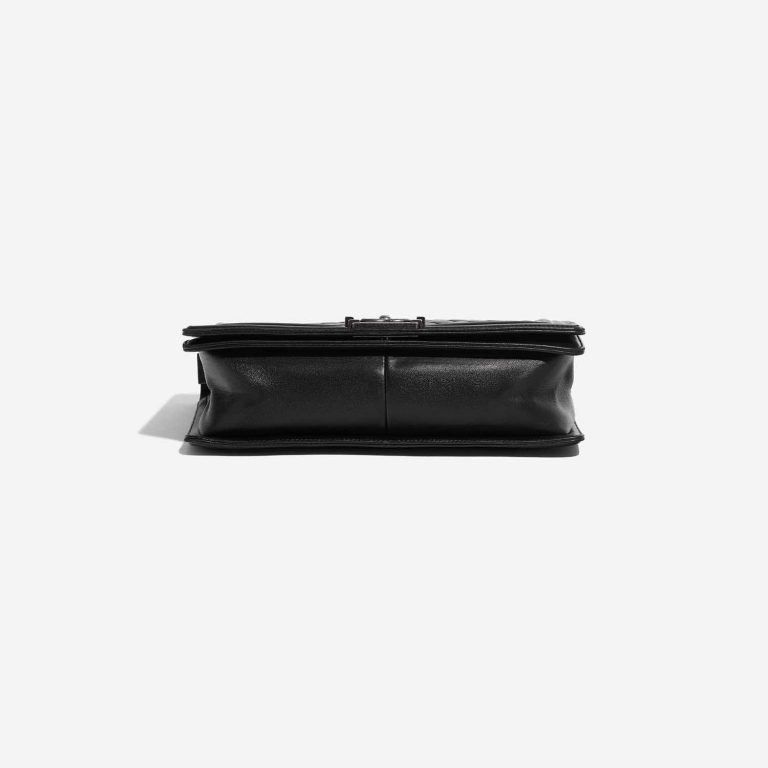 Pre-owned Chanel bag Boy New Medium Lamb Black Black Bottom | Sell your designer bag on Saclab.com