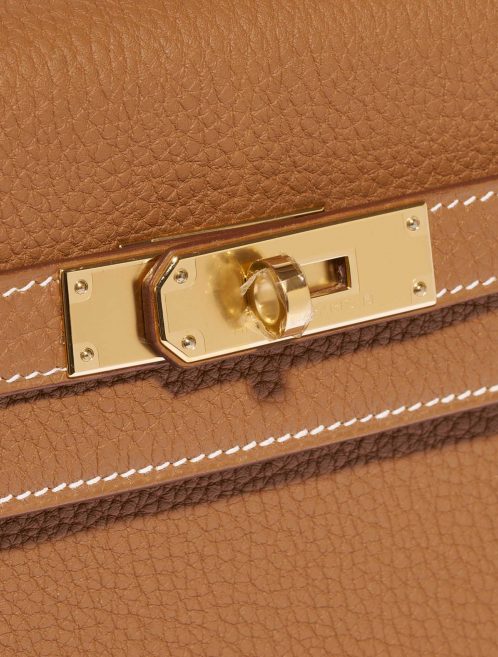 Pre-owned Hermès bag Kelly 32 Togo Gold Brown Closing System | Sell your designer bag on Saclab.com