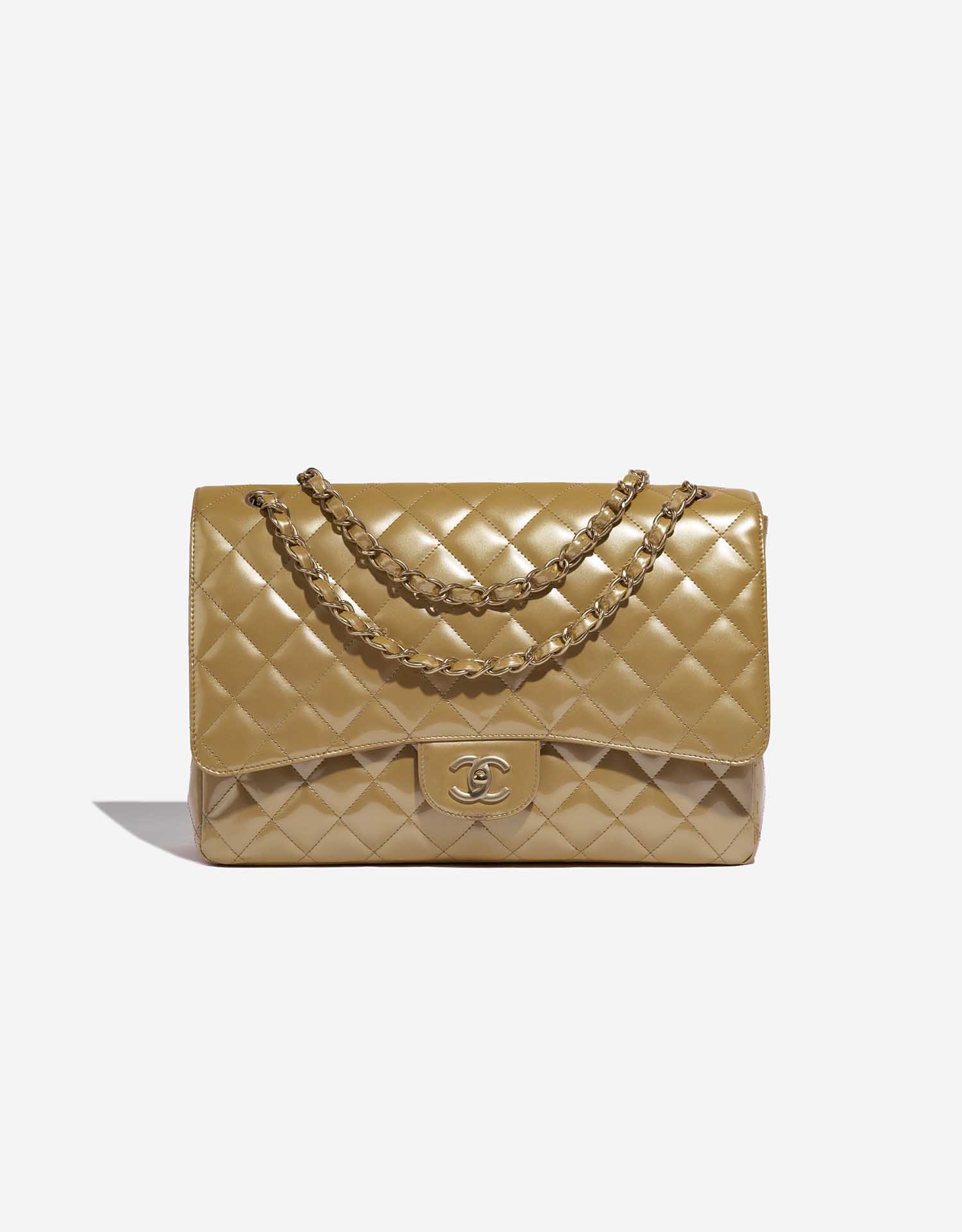 Chanel Timeless Maxi Patent Leather Beige | SACLÀB
