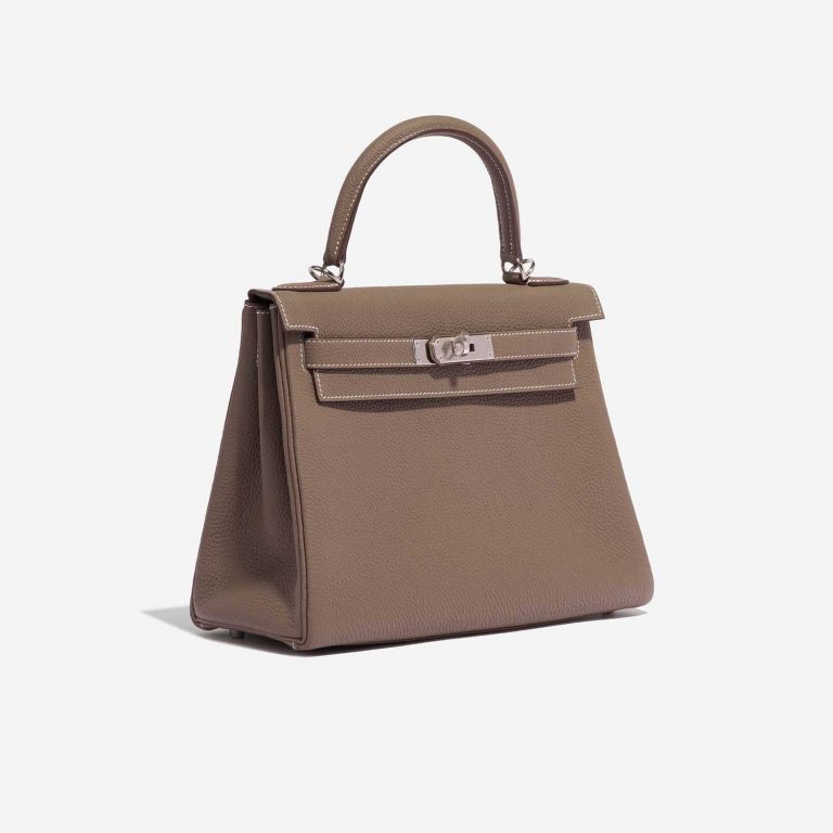 Pre-owned Hermès bag Kelly 28 Togo Etoupe Brown Side Front | Sell your designer bag on Saclab.com