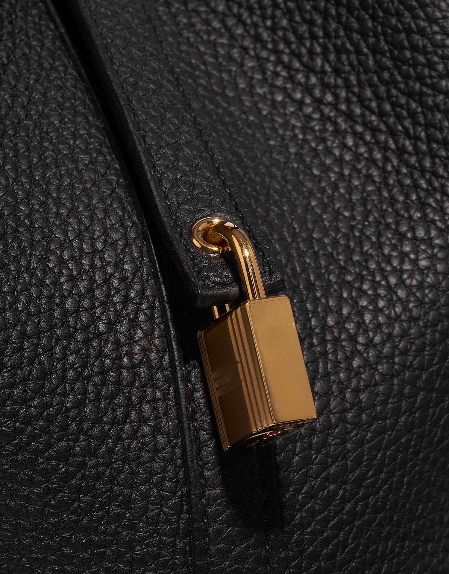 Pre-owned Hermès bag Picotin Touch 22 Clemence / Matte Alligator Black Black Closing System | Sell your designer bag on Saclab.com